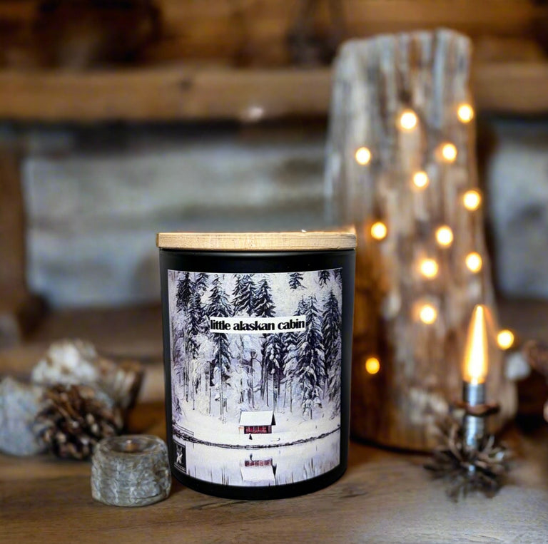 LITTLE ALASKAN CABIN COCONUT WAX CANDLE