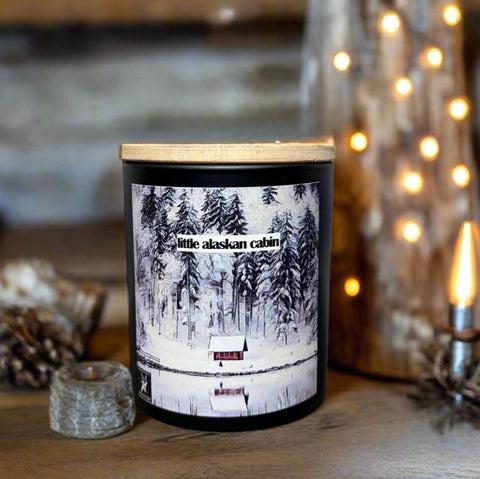 LITTLE ALASKAN CABIN COCONUT WAX CANDLE