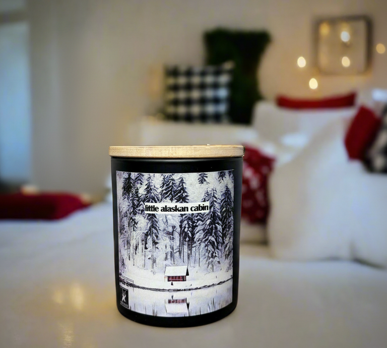LITTLE ALASKAN CABIN COCONUT WAX CANDLE