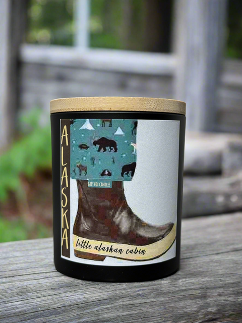 LITTLE ALASKAN CABIN WATER BOOT CANDLE