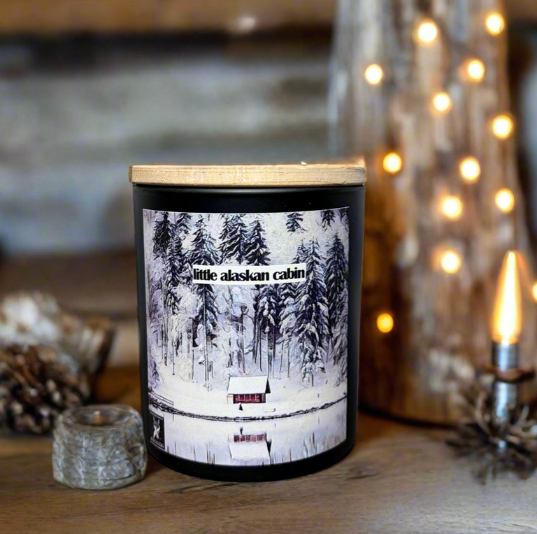 LITTLE ALASKAN CABIN COCONUT WAX CANDLE