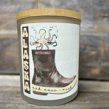 OAK MOSS + MUSK WATER BOOT CANDLE